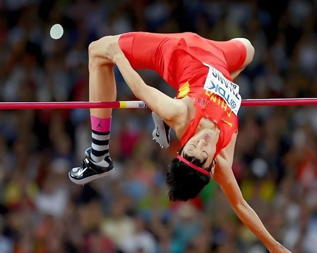 关于开云体育:中国足球明星球员张伟退役,传奇生涯画上句号的信息 关于开云体育:中国足球明星球员张伟退役,传奇生涯画上句号的信息