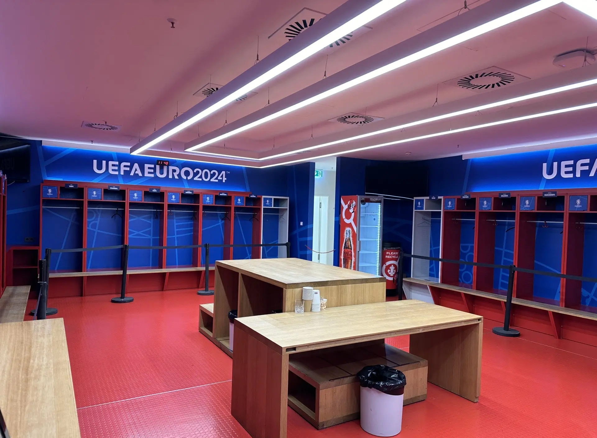 包含开云体育:英超球场的设计理念:如何提升观赛体验的词条 包含开云体育:英超球场的设计理念:如何提升观赛体验的词条